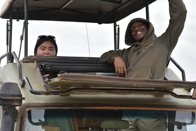 13 Days Best of Kenya and Tanzania BudgetSafari - Masai Mara and the Mara Savannah Masai Market, where your safari starts strong