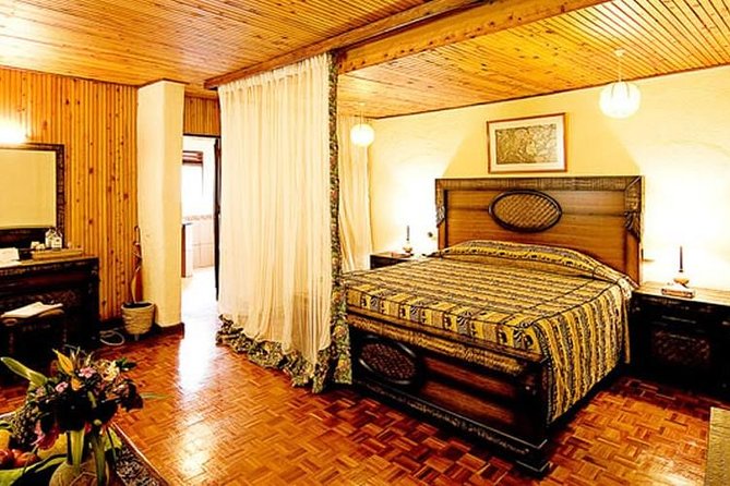 4 Days Masai Mara & Lake Nakuru Lodge Safari - Lodge life and meal timing: staying comfortable so you can focus on animals