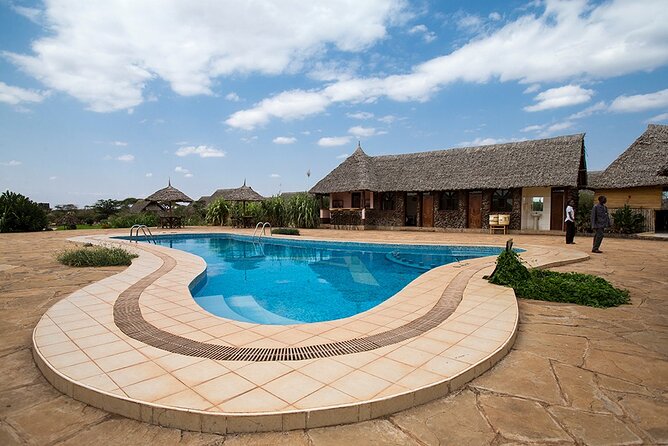 7 Days Into the Wild Wonder : Lodge Safari with Private 4x4 JEEP - Day 2 in Masai Mara, Big Five odds and real time spotting