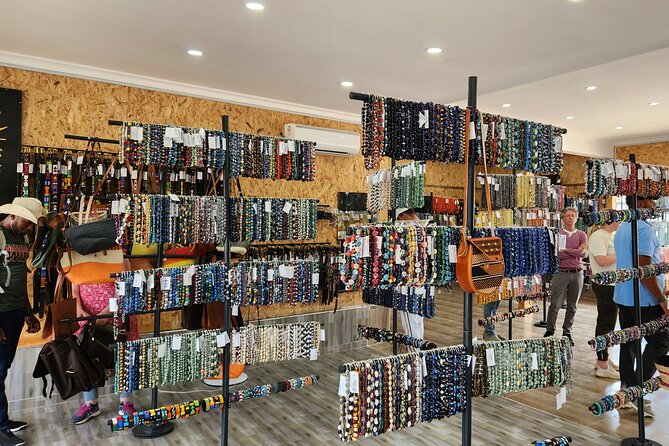 African Gemstones, Garnets Jewelry, Beads & Crafts Shopping Tour - How to Shop Smart for Stones and Bead Jewelry