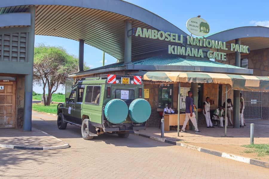 Amboseli National Park: Daytrip from Nairobi in a 4X4 Jeep - Entering Amboseli: why the park is so good for spotting