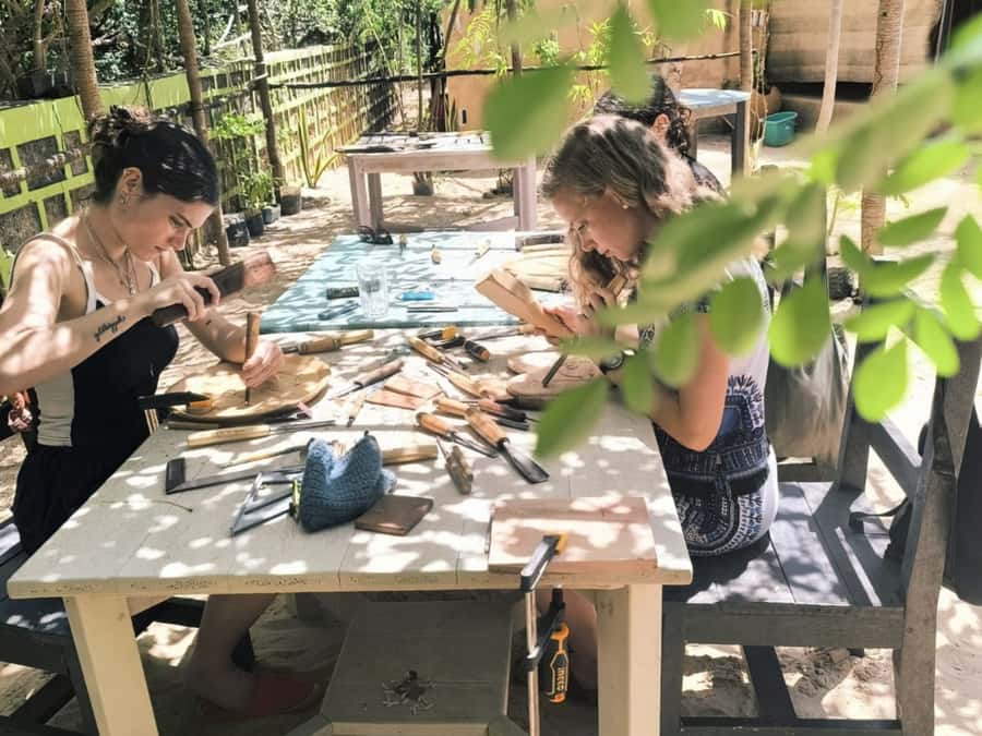 Beginner Swahili Woodcarving Classes with Woman Woodcarver - The 3-hour flow: tools, training, and your first real cuts