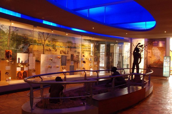 Day Tour Nairobi Museum, Giraffe Centre & Nairobi National Park - Lunch on your own: keep it simple, then save your energy for the park