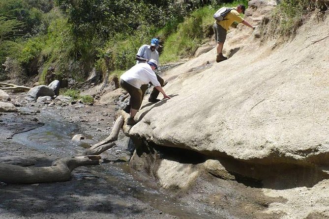 Day Tour To Hell's Gate National Park and Optional Boat Ride on Lake Naivasha. - Entering the Rift Valley: Your 7:00am Start From Nairobi