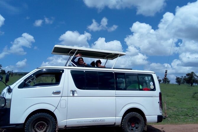 Day Tour to Nairobi National Park and Giraffe Center - What to bring so you actually enjoy the day