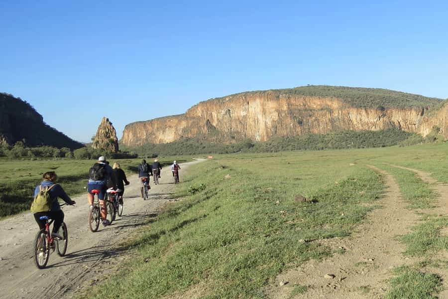 Day Trip: Hell's Gate Bike Ride & Lake Naivasha Boat Ride - Getting There From Nairobi: Early Pickup and Rift Valley Stops