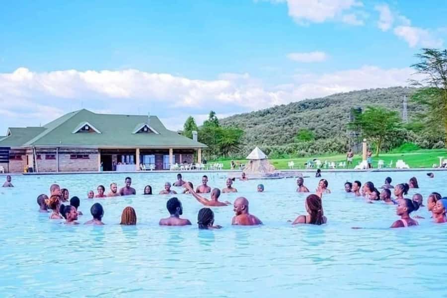 From Nairobi: Day Trip to Lake Naivasha and Hell's Gate - Lake Naivasha boat tour: hippos, birds, and Crescent Island time