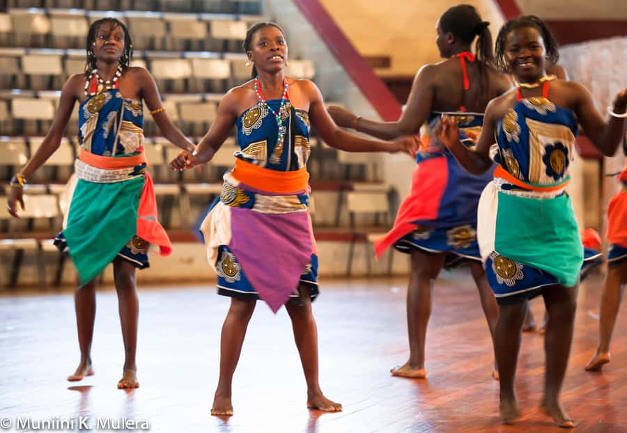 Giraffe Center, Elephant Orphanage and Bomas of Kenya Tour - Bomas of Kenya: daily cultural performances from 2:30pm to 4pm