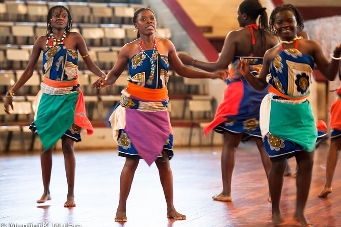 Giraffe Centre, Elephant Orphanage, and Bomas of Kenya Day Tour from Nairobi - Guides and group flow: why punctuality matters more than you think