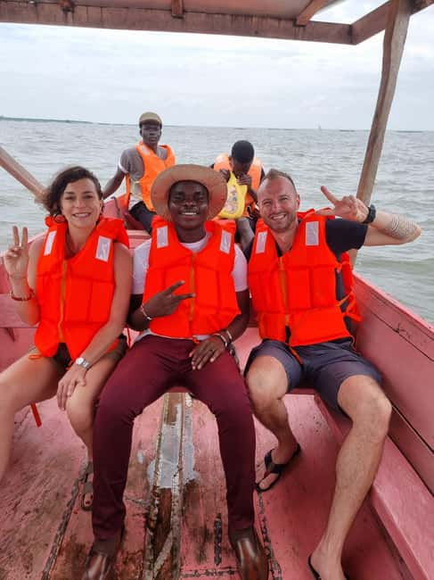 Kisumu Lake Victoria Boat Ride and Hippo Hunt - Dunga village walk at Dunga Beach perimeter, fisher community in action