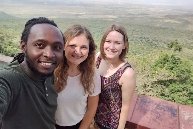 Maasai Mara Safari!! - Day 1: Great Rift Valley to the Mara, Lunch at Camp, Then the 4:30pm Game Drive
