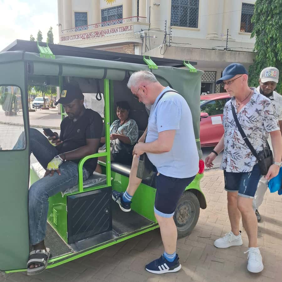 MOMBASA:FortJesus,OldTown,SpiceMarket, Shiva Temple DayTour. - Old Town narrow streets and the “how communities lived together” lesson