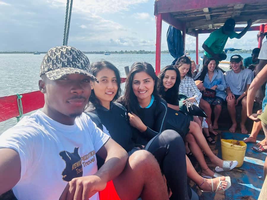 Mombasa walking tour - Spice Market: where the senses teach you faster than facts
