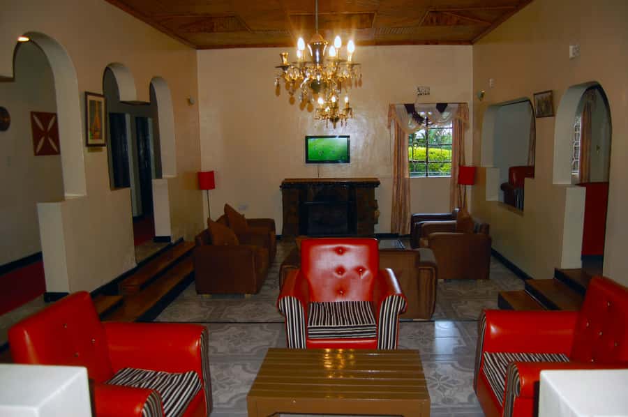 Nairobi: 4 Day Masai Mara and Lake Nakuru Camping Safari - Vehicles, guide style, and the viewing rhythm