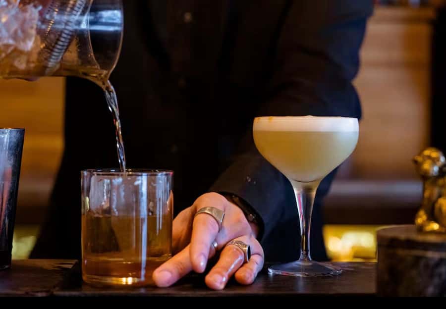 Nairobi bar crawl:Drink and Mingle - Fortis Tower to Westlands: Meeting Up Without Confusion