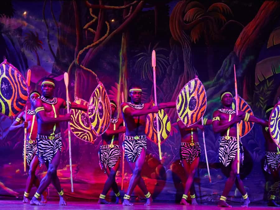 Nairobi: Cabaret Show with Dinner at Safari Park Hotel - Key things to know before you go