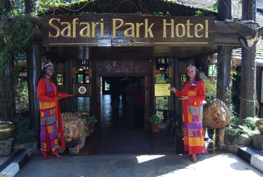 Nairobi: Cabaret Show with Dinner at Safari Park Hotel - How the Safari Park Hotel night schedule works (pickup at 6:00am, show at 9:00pm)