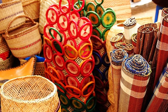 Nairobi Cultural Shopping Experience - Galleria Mall and the Maasai Market: Easy Shopping and Bargaining Practice