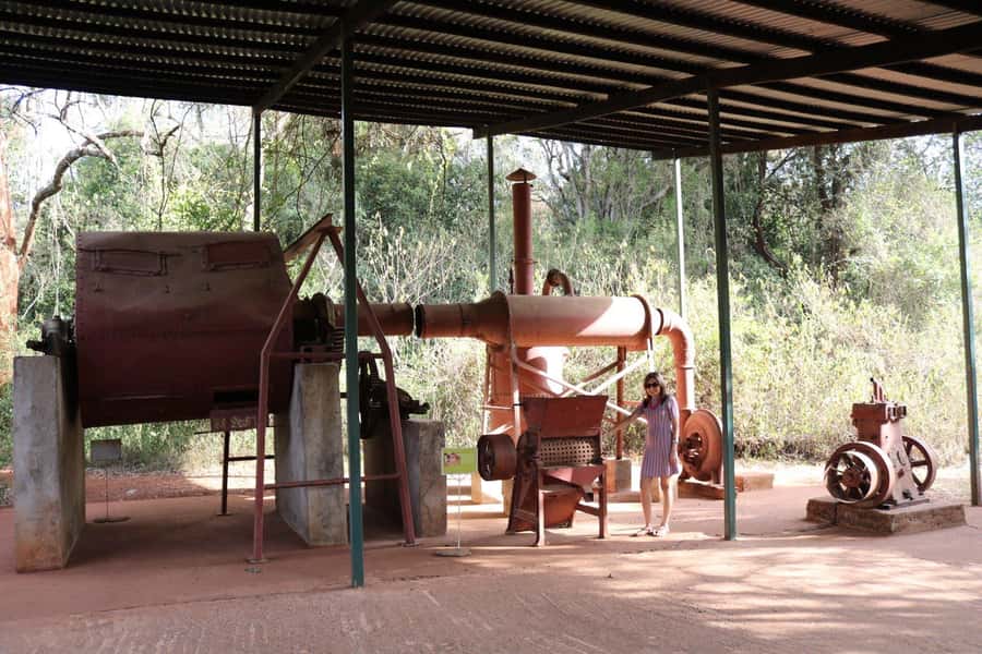 Nairobi Giraffe Center Tour with Karen Blixen & Kobe Beads - 10:00 AM pickup and the drive to Karen Blixen Museum