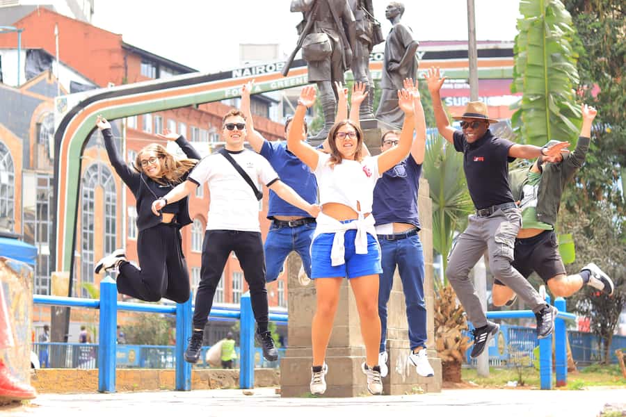 Nairobi: Historic and Modern Highlights Walking Tour - Jamia Mosque, McMillan Memorial Library, and the best way to read the CBD