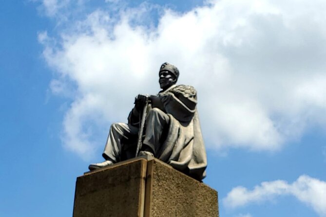 Nairobi History and Modern Culture 3 Hours Tour - Jamia Mosque and McMillan Memorial Library: seeing daily life and architecture