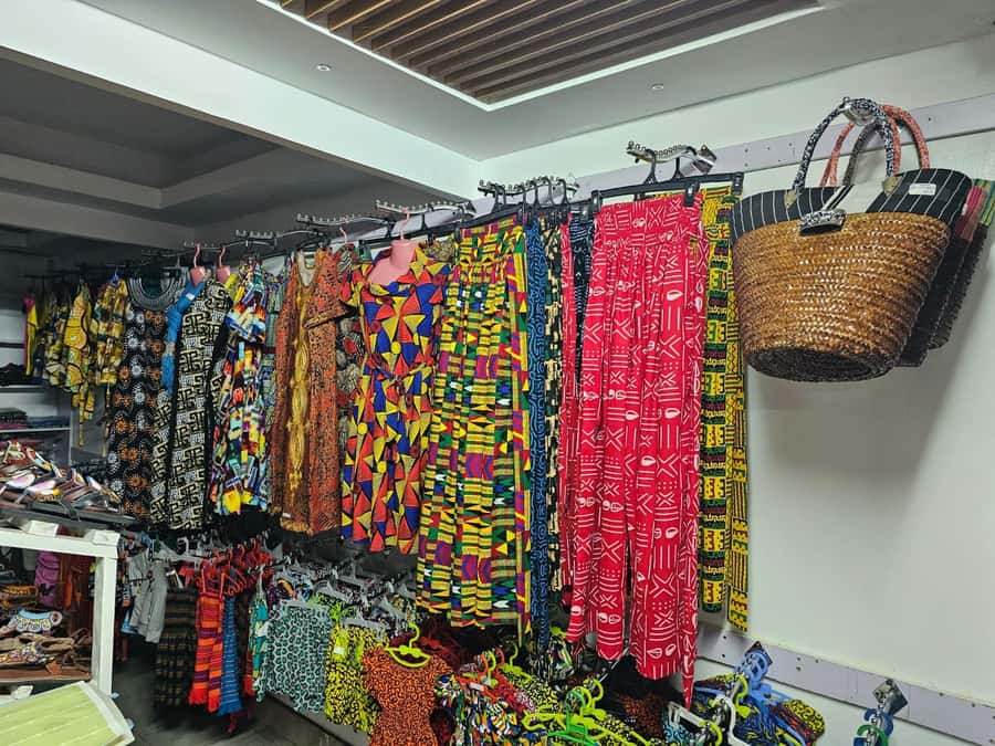 Nairobi: Hop on Hop off and Maasai market Collections Visit - Coach pass-by of Kibera: see it without going in