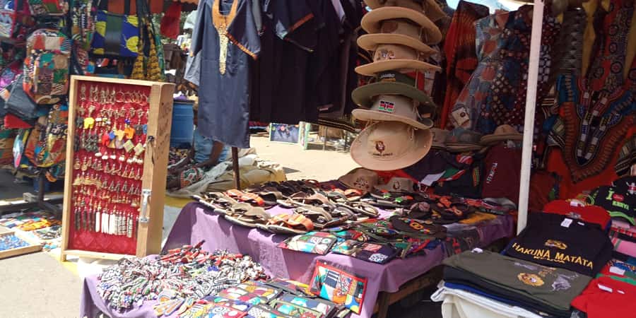 Nairobi: Maasai Market and Nairobi City Tour - Uhuru Gardens Stop: A Short Breather With Meaning