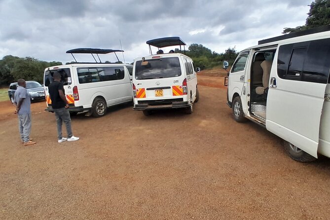 Nairobi National Park Half Day with Pickup - Small groups, pickup timing, and guide-led driving from Summit Seekers