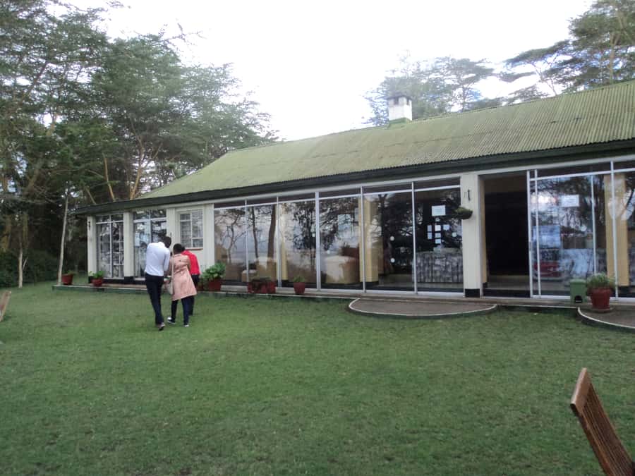 Nairobi to Lake Naivasha Day Tour with Crescent Island - Buffet Lunch and High Tea, Two Quiet Breaks That Make the Day Work
