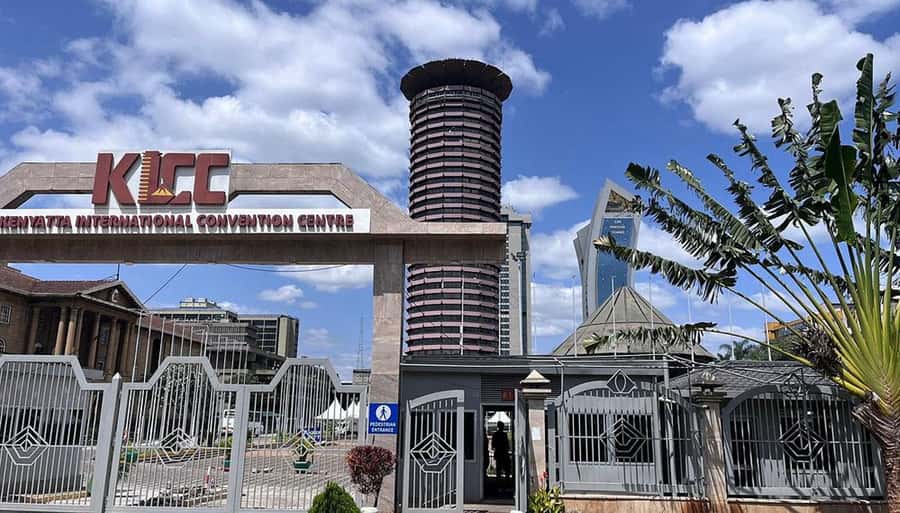 Nairobi Walking Tour, GiraffeCentre & Souvenir Shopping Tour - Key highlights you will feel right away