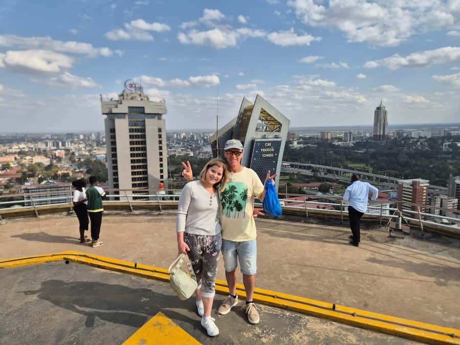Nairobi Walking Tour, GiraffeCentre & Souvenir Shopping Tour - Why this Nairobi mix makes sense in 5 hours