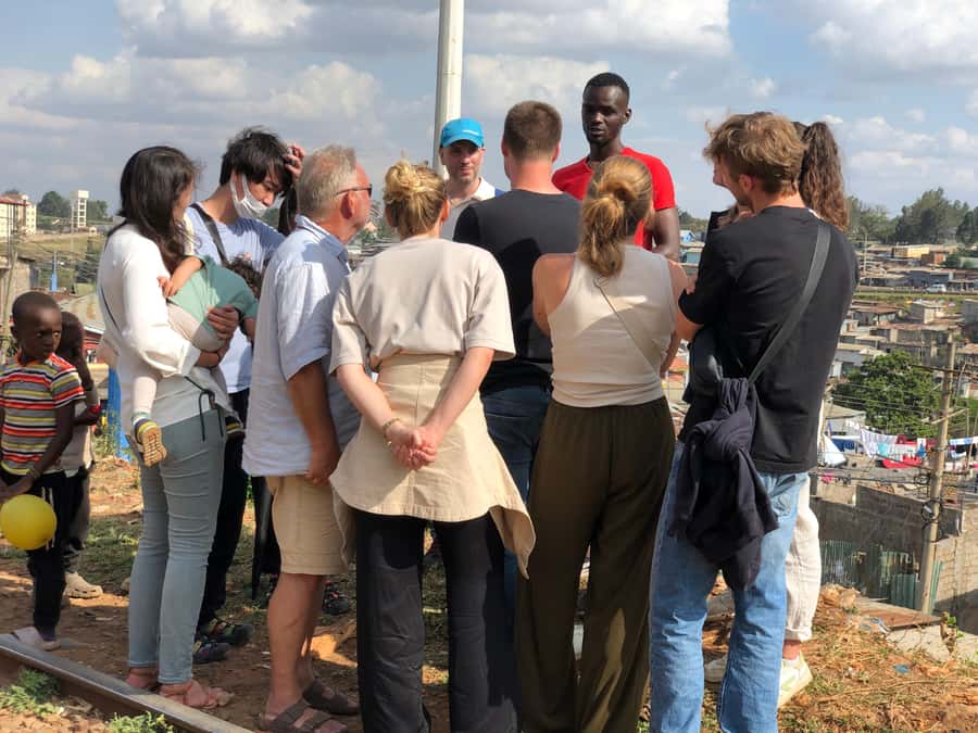 Rent a friend - Kibera with context: seeing daily life without turning it into a show