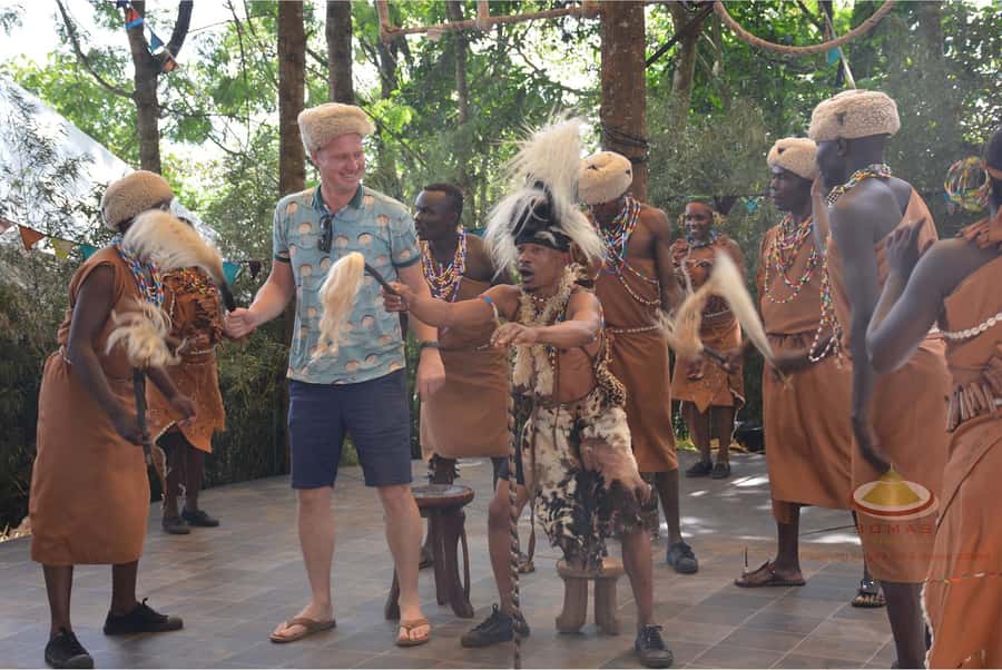 Rent A Local - Nairobi National Park: city-adjacent safari energy