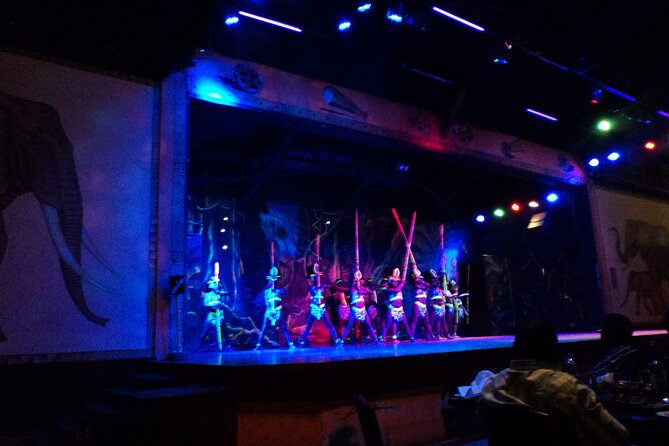 Safari Cat Dancers Show And Dinner - The 9 to 10 show: African dance moves plus acrobatics