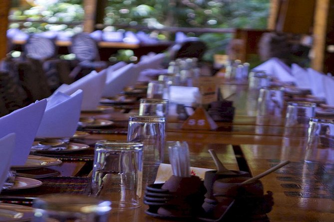 Tour Giraffe Center,Karen blixen and lunch carnivore restaurant - Private guide value: why this format usually feels better