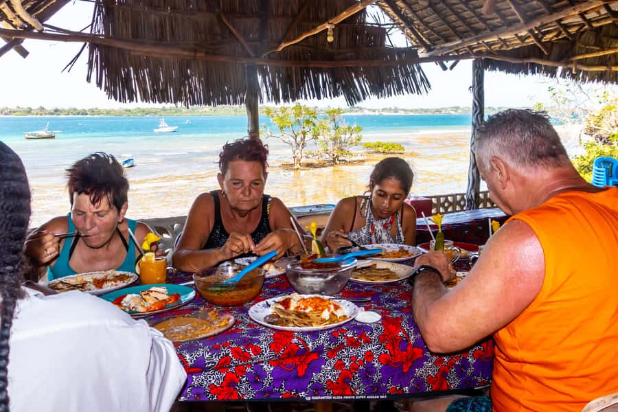 Wasini Island: Dolphin Spotting & Snorkel at Kisite Mpunguti - Dhow Cruise to Kisite Mpunguti Marine Park and Dolphin-Spotting Odds