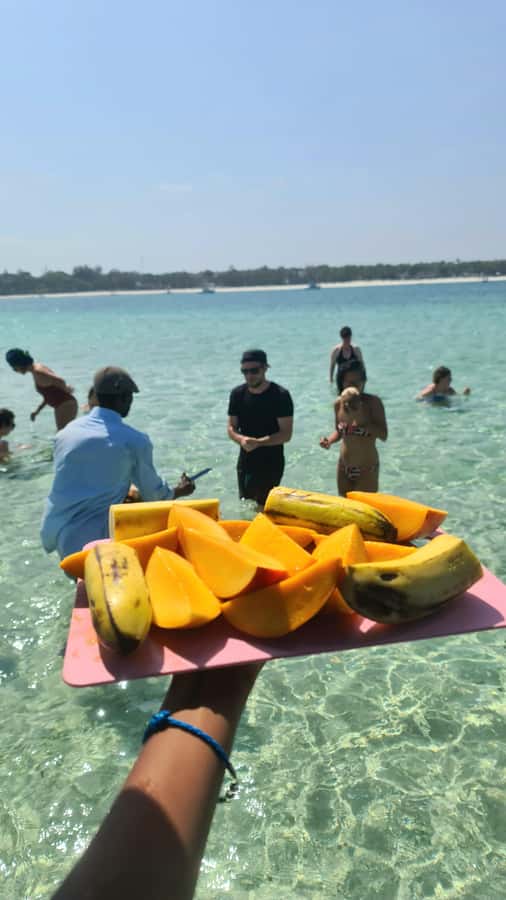 WATAMU: MALINDI: SARDEGNA ISLAND & MALINDI MARINE PARK - The 7 km sail to Sardegna 2 Island, then free time on sand and sea